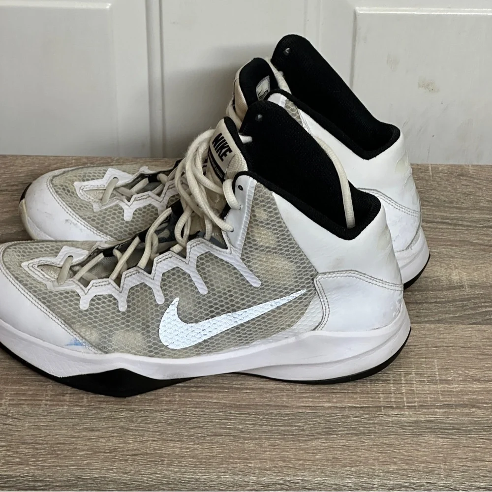 NIKE Zoom Without a‎ Doubt 749432-100 White/Black Medium Size 10.5